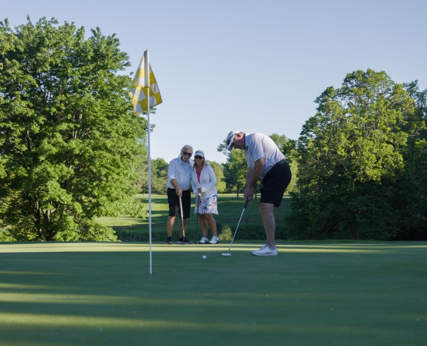Putting driving Huron Shores Golf Public Golf